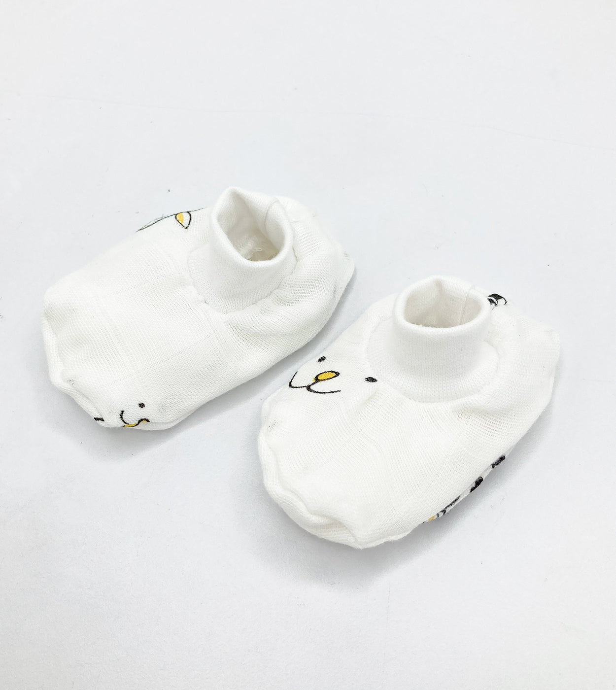 Newborn Muslin Baby Cap Mitten Socks Booties- Farmland