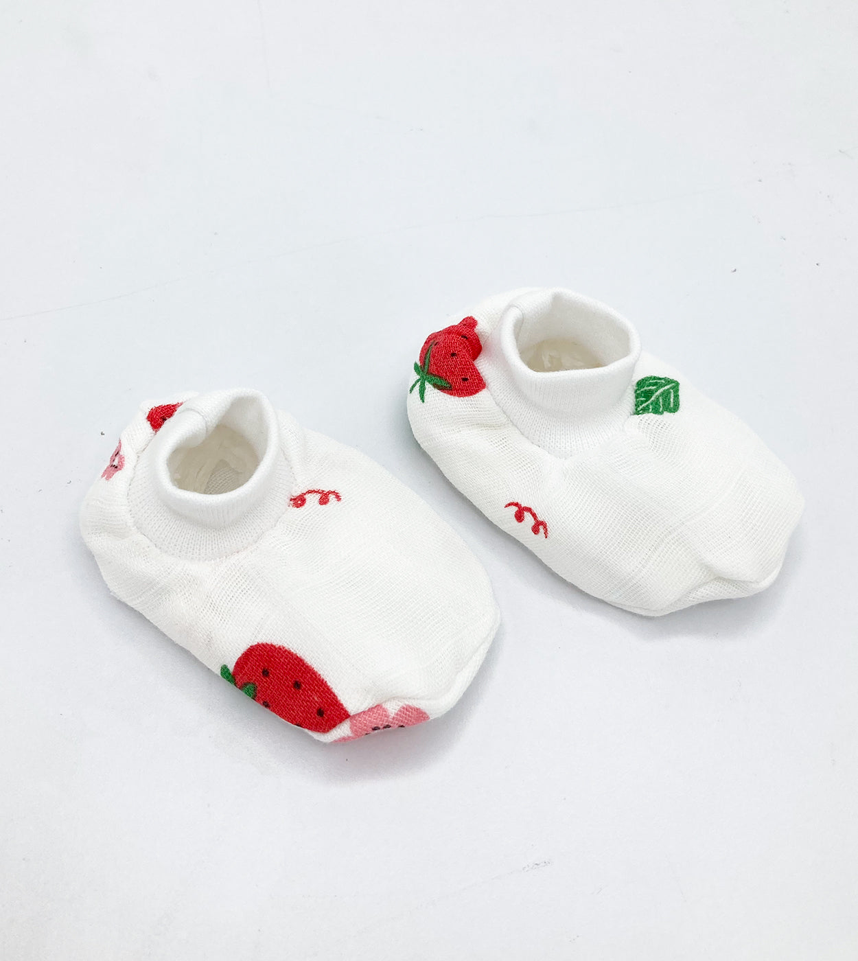 Newborn Muslin Baby Cap Mitten Socks Set- Strawberry